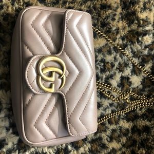 Gucci marmont súper mini beige
